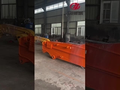 하타치에 표준 버킷과 함께 집 기초를 파는 데 발굴기 슬라이딩 팔